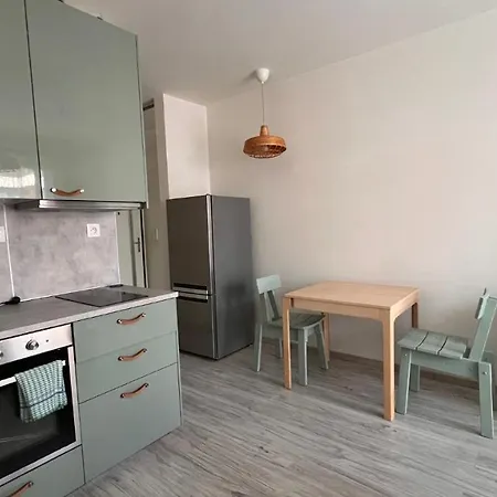 Air Conditioned 1 Apartment, Slnecnice Apartamento Bratislava